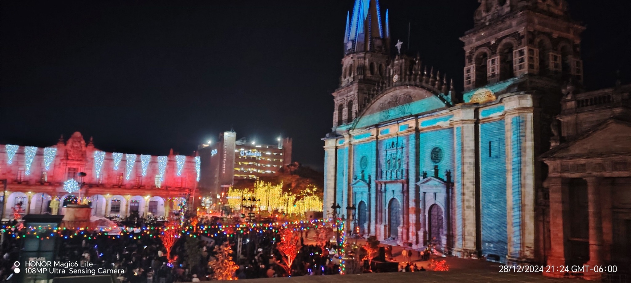 Catedral iluminada en excursión